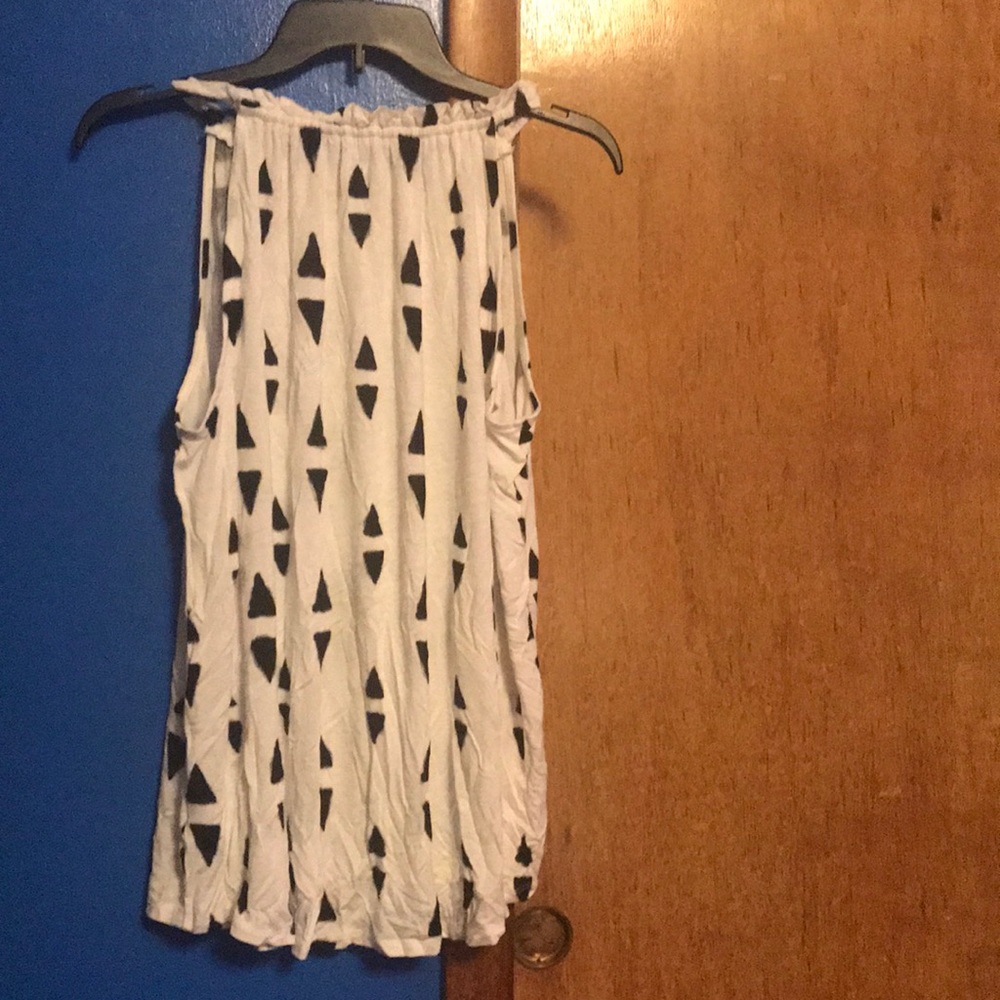 Large White and Black Abstract Apt.9 Top